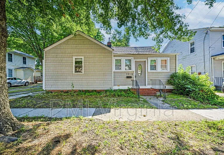 1915 Lansing Ave — Photo 1