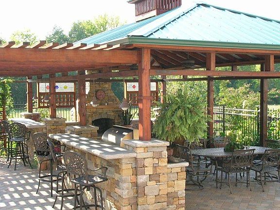 Outdoor Gourmet Kitchen