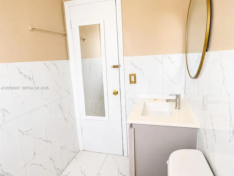 3210 NW 22nd Ave #1 — Photo 3