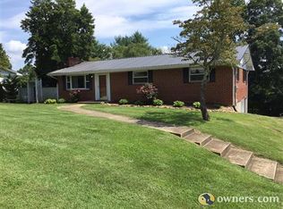 427 Suburbia Dr, Blountville, TN 37617
