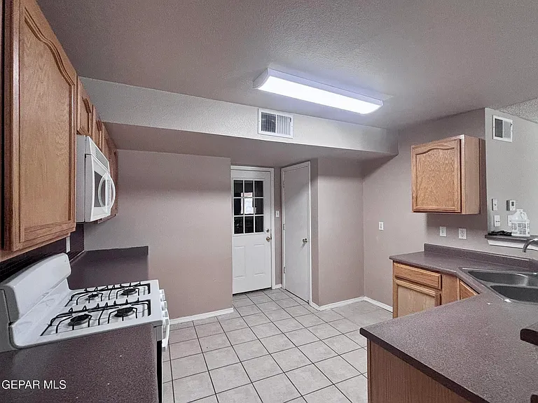 12312 Tierra Laguna Dr — Photo 6