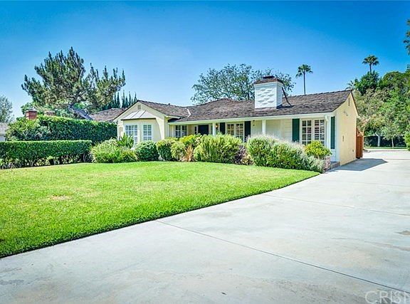 2nd image of 1985 San Marino Ave