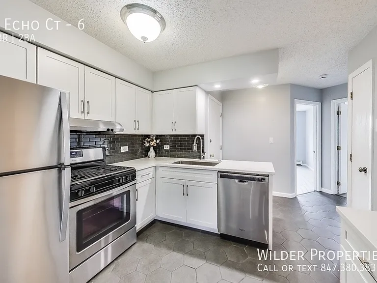8 Echo Ct #6 — Photo 4