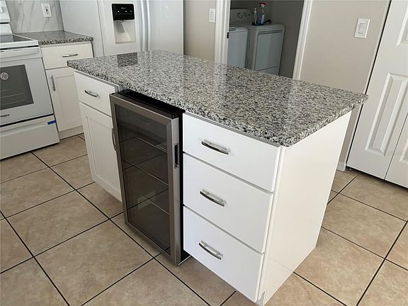 3rd image of 4272 Pandora Rd