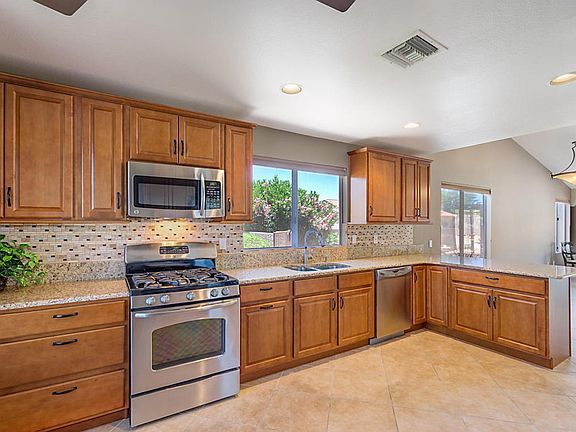 3rd image of 38474 S Bellrock Ct