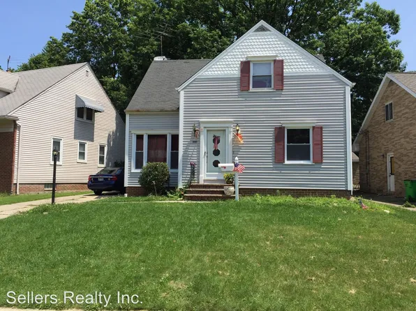 25180 Chatworth Dr, Euclid, OH 44117