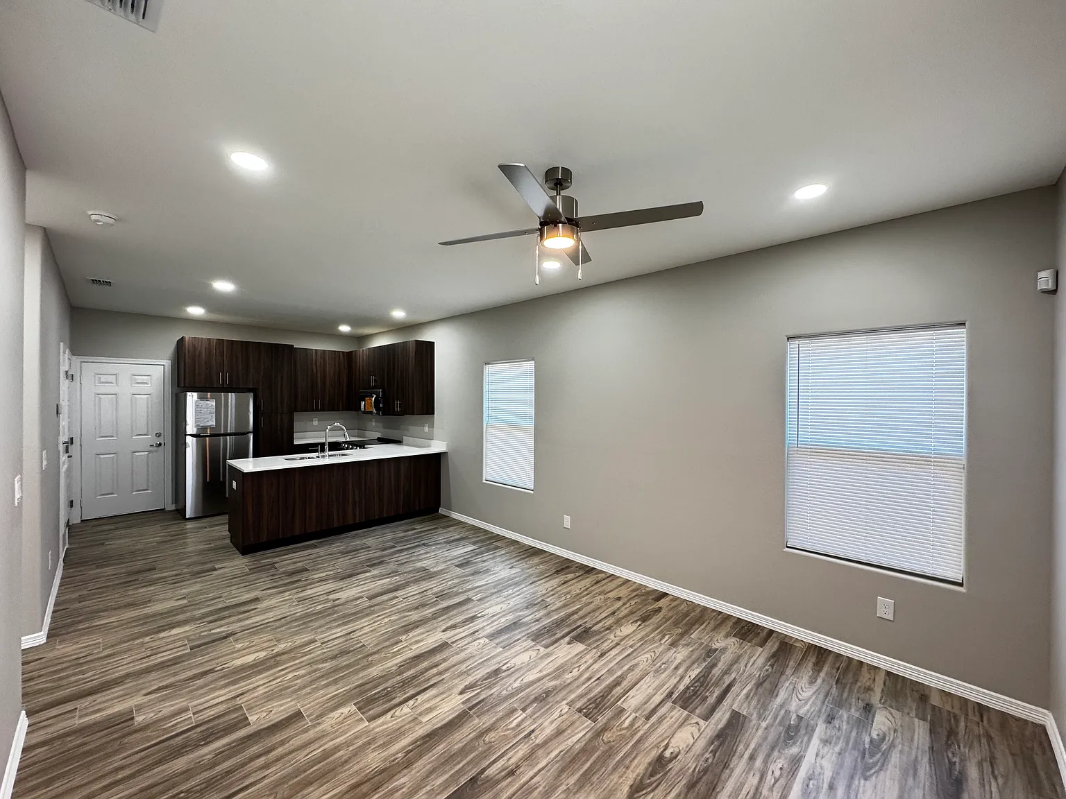 1 bed, 672 sqft, $975 — Photo 2