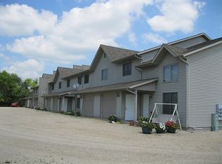 1142 Boughton St APT 14, Watertown, WI 53098