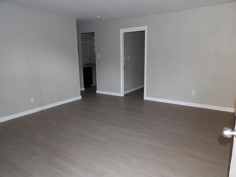 1435 Kingston St #3 — Photo 8