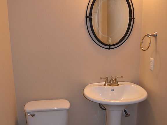 5th image of 20 Ironstone Ct APT C