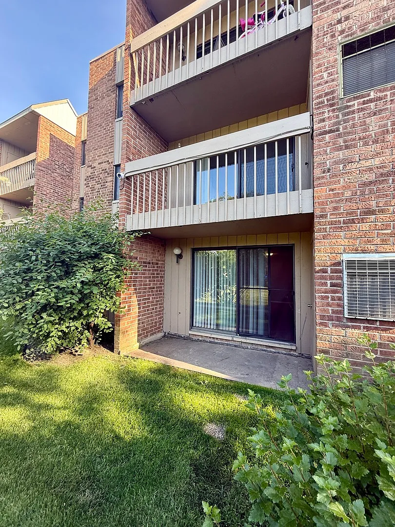 2 bed, 1100 sqft, $1,725 — Photo 3