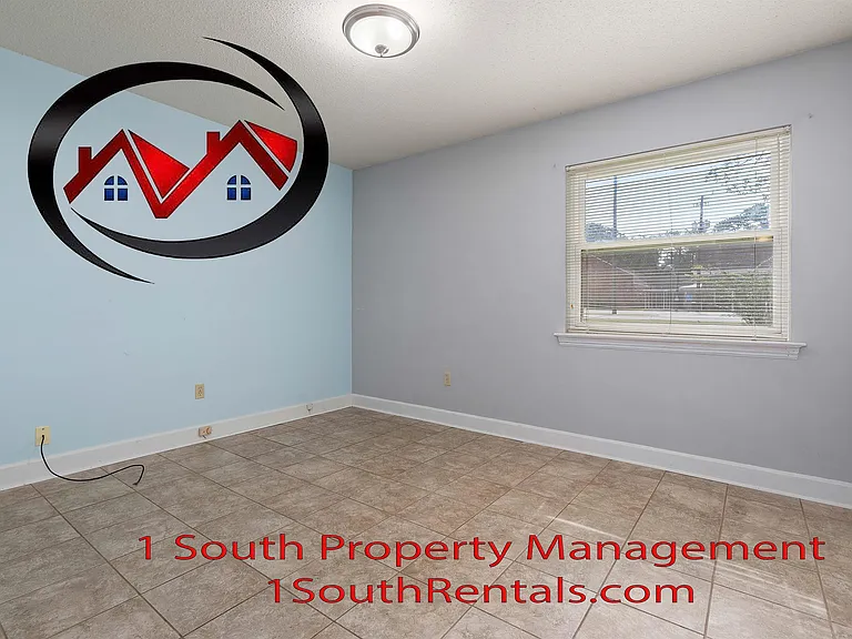 7470 Moffett Rd — Photo 4