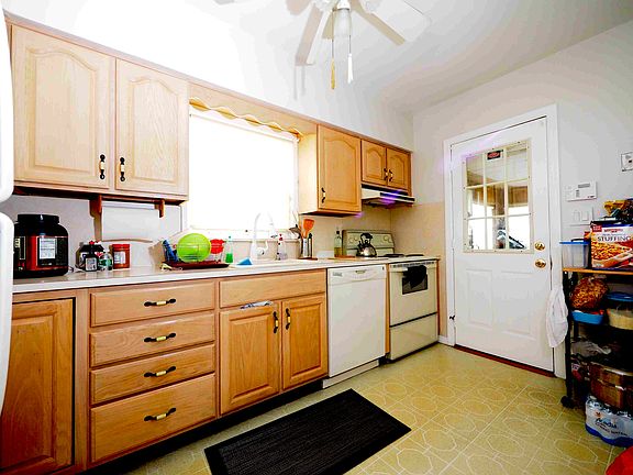 5th image of 11 Kingston St