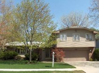 840 Warwick Rd, Deerfield, IL 60015