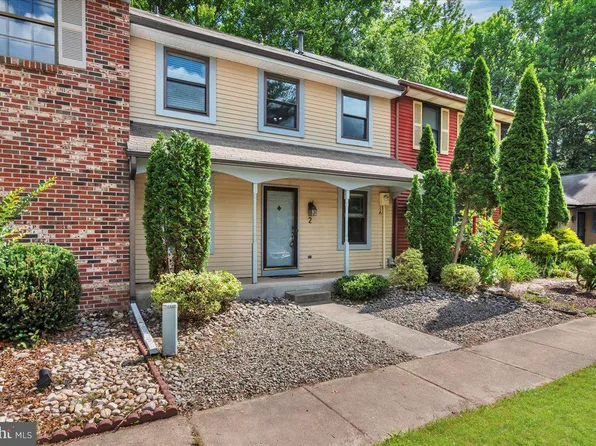 2 Meadowside Ct, Medford, NJ 08055