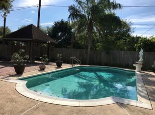 411 W 6th St, Los Fresnos, TX 78566