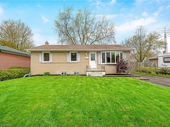 39 McGilvray Cres, Halton Hills, ON L7G 1L7