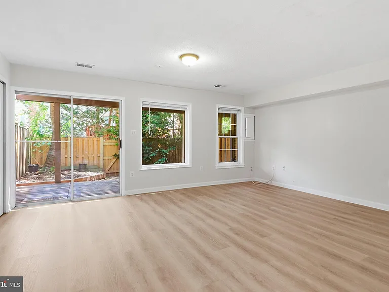 12214 Grassy Hill Ct — Photo 19