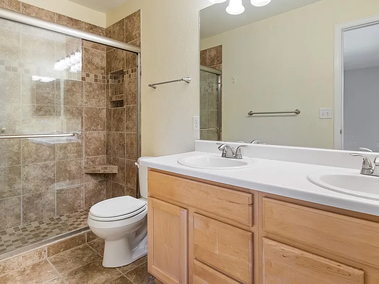 1862 Twin Lakes Cir — Photo 13