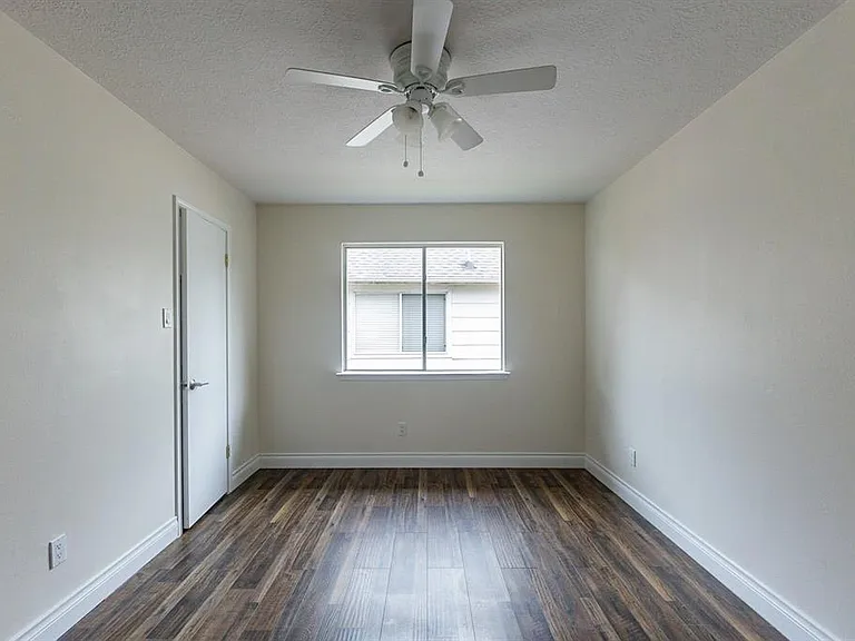 12023 Meadow Place Dr — Photo 33