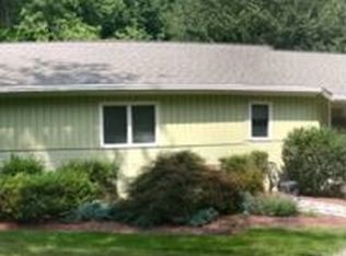 17 Outpost Ln, Ridgefield, CT 06877