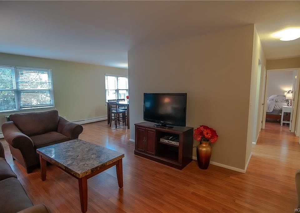 1st image of 913 Sierra Vista Ln