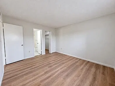 2 bed, 870 sqft, $2,200 — Photo 4