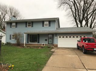 1124 W Teton Dr, Peoria, IL 61614