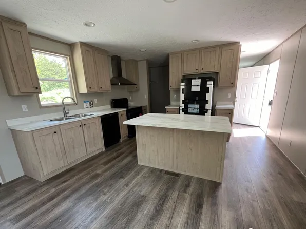 (undisclosed Address), Helenwood, TN 37755