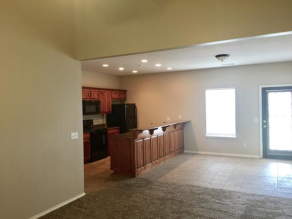 4th image of 3605 SW Deerfield Blvd #2