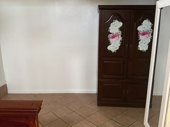 1227 S Van Ness Ave, Santa Ana, CA 92707