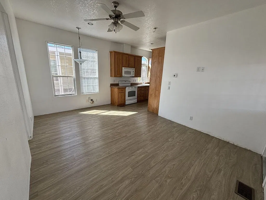 2401 W Southern Ave — Photo 3