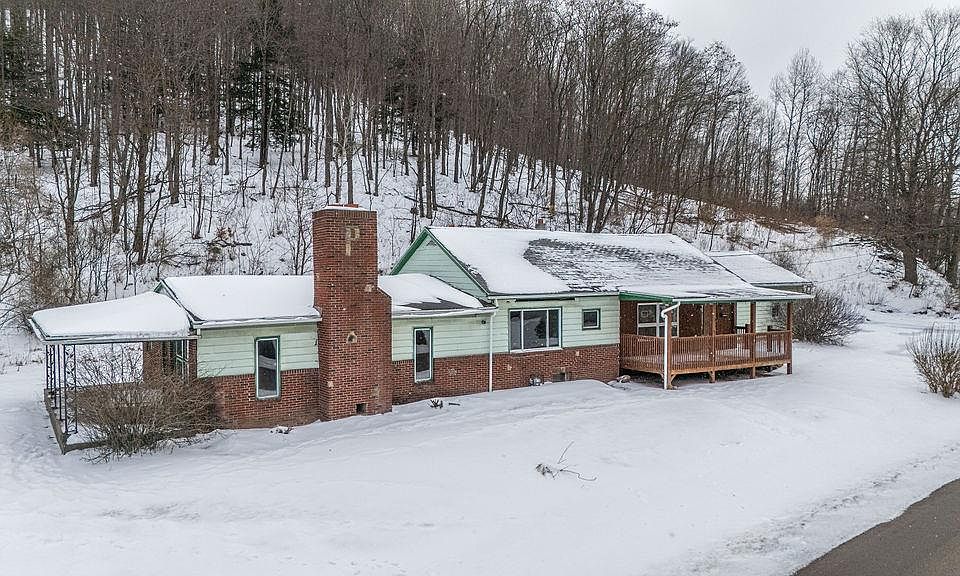 1st image of 189 Potter Brook Rd