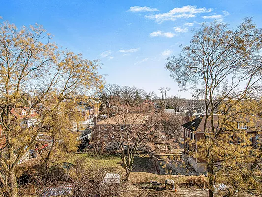 Sold by Re/Max In The City | media 3