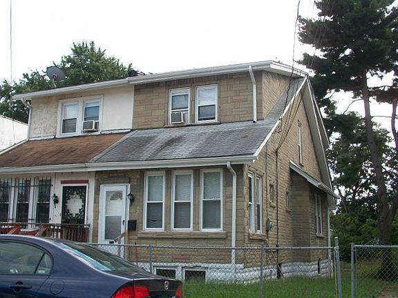2nd image of 1033 No 31 St