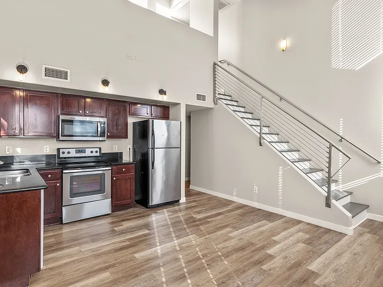 1205 W Roosevelt St #1231 — Photo 3