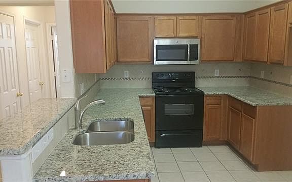 3rd image of 2116 Woodmere Dr