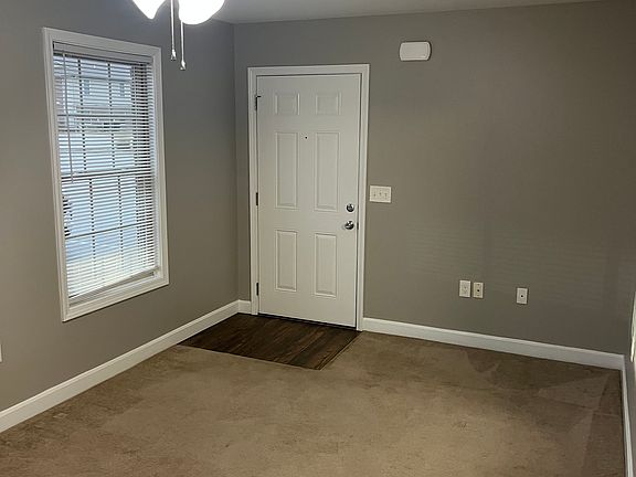 3rd image of 412 Southern Cross Dr #15