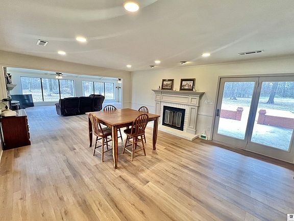 3rd image of 1559 Cook Rd