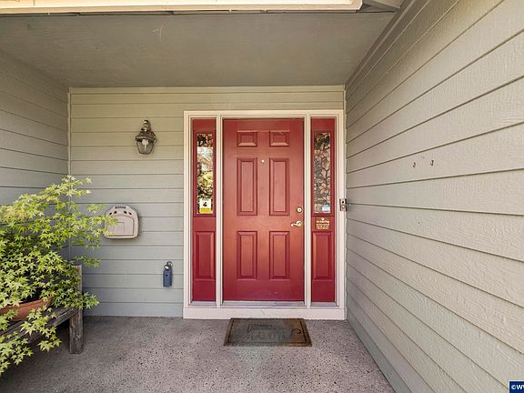 4th image of 1942 Waymire St NW