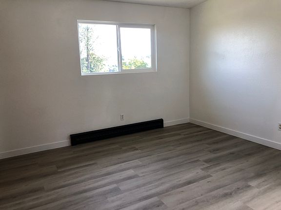 2nd image of 1735 NE Wheatland Dr APT C
