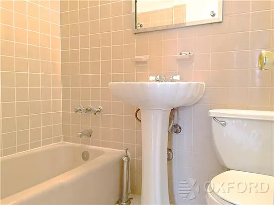 Rented by Oxford Property Group | media 10