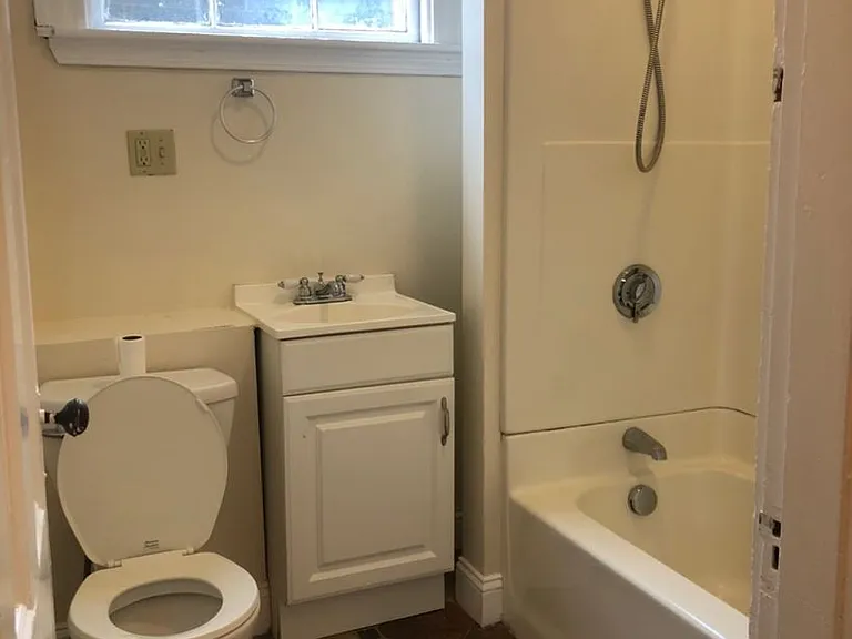 45 Laurel St — Photo 11