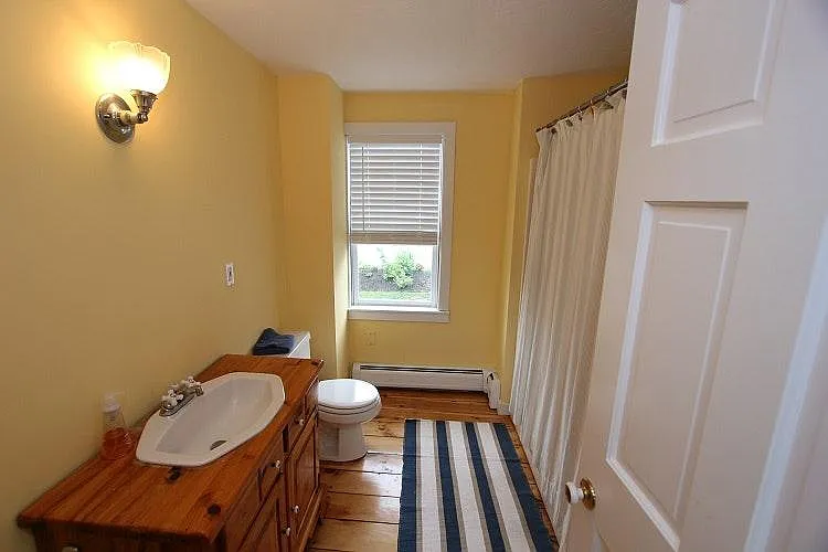 110 Knott Ave — Photo 10