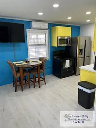 1440 Harbor Island Dr