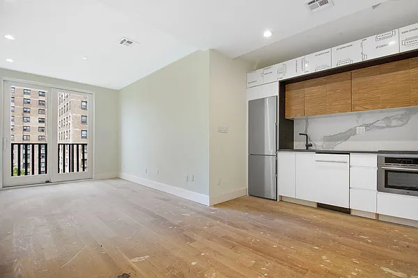 Rented by EXR | media 2