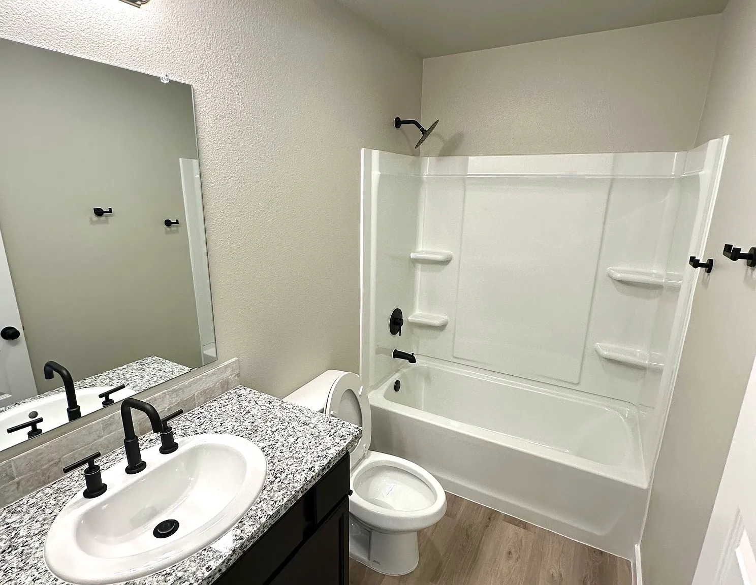 3 bed, 1550 sqft, $1,850 — Photo 2