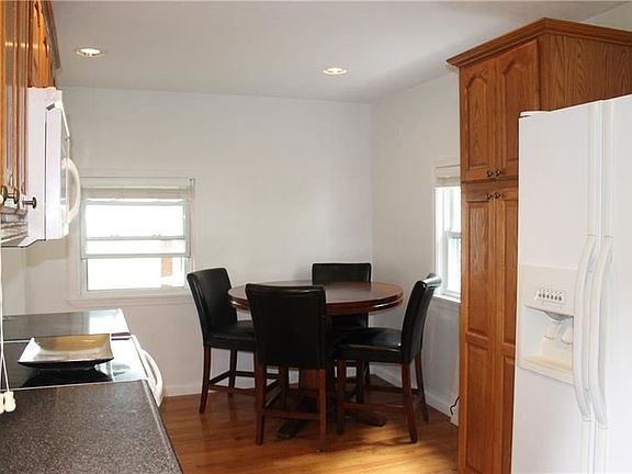 3rd image of 151 Landman Ln