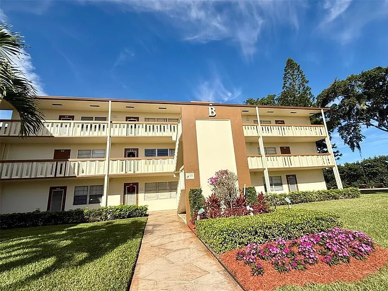 84 Mansfield Dr #84-B — Photo 24