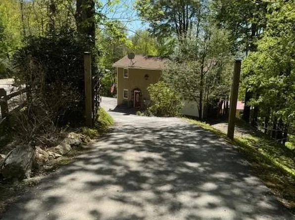 918 Plott Balsam Rd, Maggie Valley, NC 28751